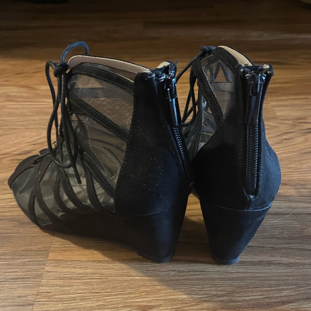 Torrid Size 8.5 Black Mesh Scallop Lace Heel